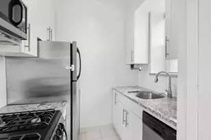 104 W 70th St, New York City, NY 10023 - Photo 7