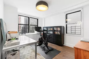 305 E 40th St, New York City, NY 10016 - Photo 11