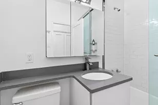 305 E 40th St, New York City, NY 10016 - Photo 15