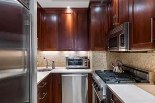 333 W 57th St, New York City, NY 10019 - Photo 5