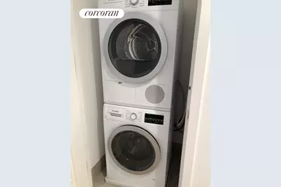 3 Court Square #704, New York City, NY 11101 - Photo 5