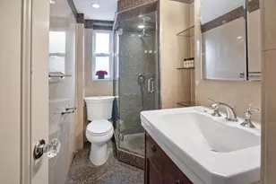 333 E 43rd St, New York City, NY 10017 - Photo 3