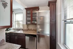 333 E 43rd St, New York City, NY 10017 - Photo 5