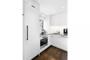 320 E 42nd St, New York City, NY 10017 - Photo 3