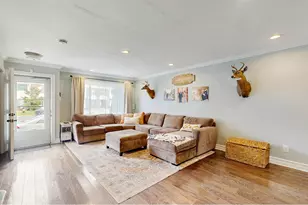 45 Redwood Loop, New York City, NY 10309 - Photo 3