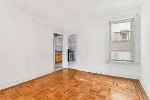 27 Van Dam St, New York City, NY 11222 - Photo 13