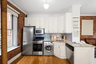 211 W 10th St, New York City, NY 10014 - Photo 3