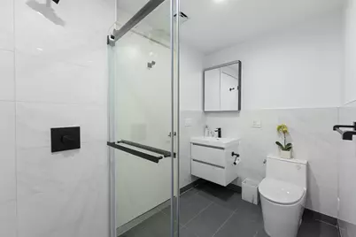 46-40 Vernon Boulevard #2A, New York City, NY 11101 - Photo 5