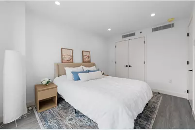 46-40 Vernon Boulevard #2A, New York City, NY 11101 - Photo 3