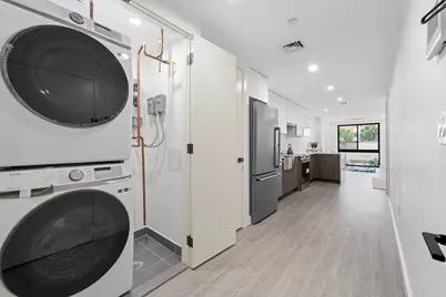 46-40 Vernon Boulevard #2B, New York City, NY 11101 - Photo 7