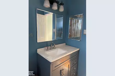 2524 Radcliff Avenue, New York City, NY 10469 - Photo 9