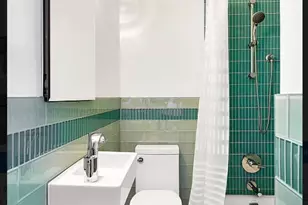 310 W 18th St, New York City, NY 10011 - Photo 3