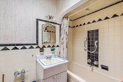 53-31 37th Road, New York City, NY 11377 - Photo 9