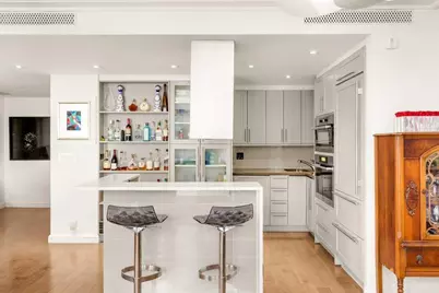 188 E 70th Street #10D, New York City, NY 10021 - Photo 5