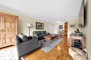 360 E 72nd St, New York City, NY 10021 - Photo 3
