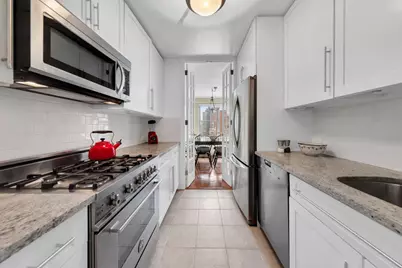 360 E 72nd Street #C2205, New York City, NY 10021 - Photo 9