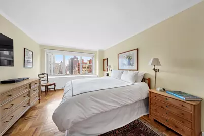 360 E 72nd Street #C2205, New York City, NY 10021 - Photo 9