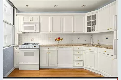 136 E 36th Street #8DE, New York City, NY 10016 - Photo 3