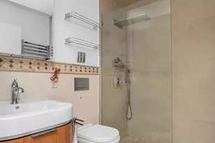 507 E 13th St, New York City, NY 10009 - Photo 7