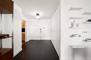 200 E 24th St, New York City, NY 10010 - Photo 5