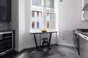 180 W 58th St, New York City, NY 10019 - Photo 9