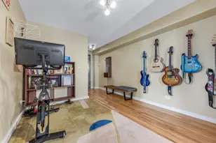 425 E 26th St, New York City, NY 11226 - Photo 11