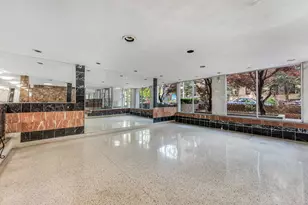 425 E 26th St, New York City, NY 11226 - Photo 13