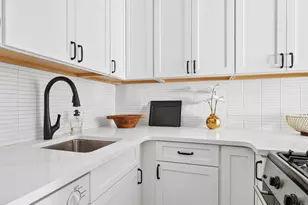 212 E 77th St, New York City, NY 10075 - Photo 3