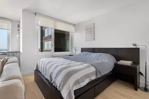 322 W 57th St, New York City, NY 10019 - Photo 5