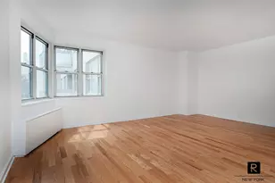 300 E 40th St, New York City, NY 10016 - Photo 3
