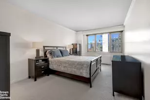 300 E 40th St, New York City, NY 10016 - Photo 7