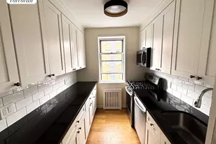 170 W 23rd St, New York City, NY 10011 - Photo 3