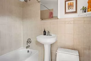 353 Warren St, New York City, NY 11201 - Photo 7