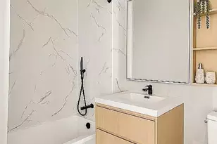 37-34 33rd St, New York City, NY 11101 - Photo 5