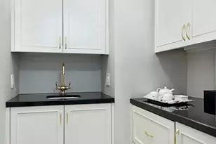 2 E 55th St, New York City, NY 10022 - Photo 5