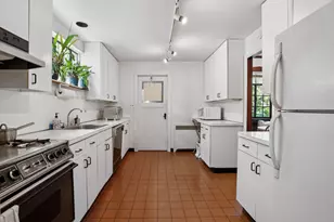 176-15 Croydon Rd, New York City, NY 11432 - Photo 5