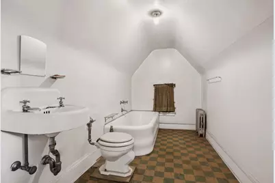 176-15 Croydon Road, New York City, NY 11432 - Photo 35