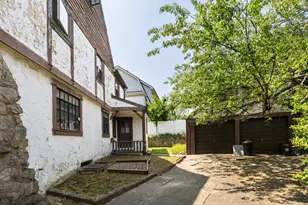 176-15 Croydon Rd, New York City, NY 11432 - Photo 41