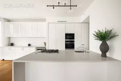 301 E 61st Street #17A, New York City, NY 10065 - Photo 3