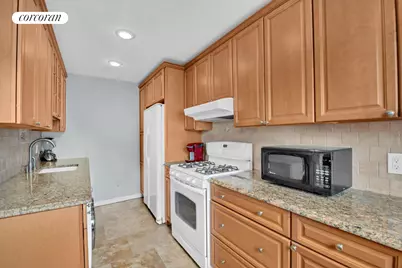 21-29 Utopia Parkway #UPSTAIRS, New York City, NY 11357 - Photo 3
