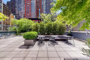 310 W 52nd St, New York City, NY 10019 - Photo 19