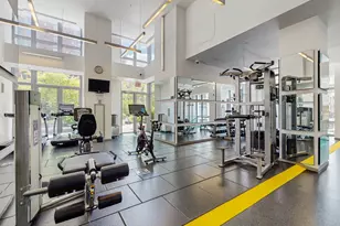 310 W 52nd St, New York City, NY 10019 - Photo 9