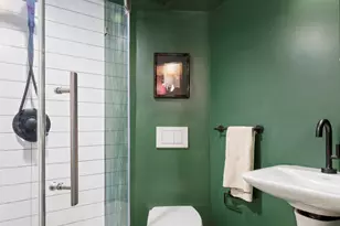 49 King St, New York City, NY 10014 - Photo 9