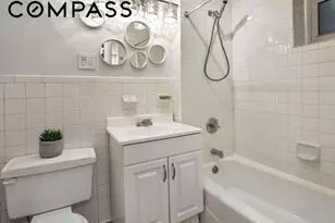 323 W 43rd St, New York City, NY 10036 - Photo 5