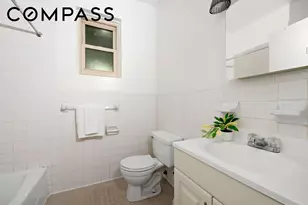 323 W 43rd St, New York City, NY 10036 - Photo 7