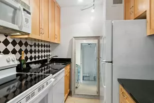 300 E 54th St, New York City, NY 10022 - Photo 5