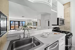 58 W 58th St, New York City, NY 10019 - Photo 7