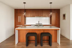 21-30 44th Dr, New York City, NY 11101 - Photo 3