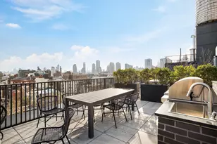 21-30 44th Dr, New York City, NY 11101 - Photo 15