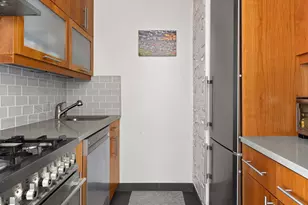 201 E 17th St, New York City, NY 10003 - Photo 3